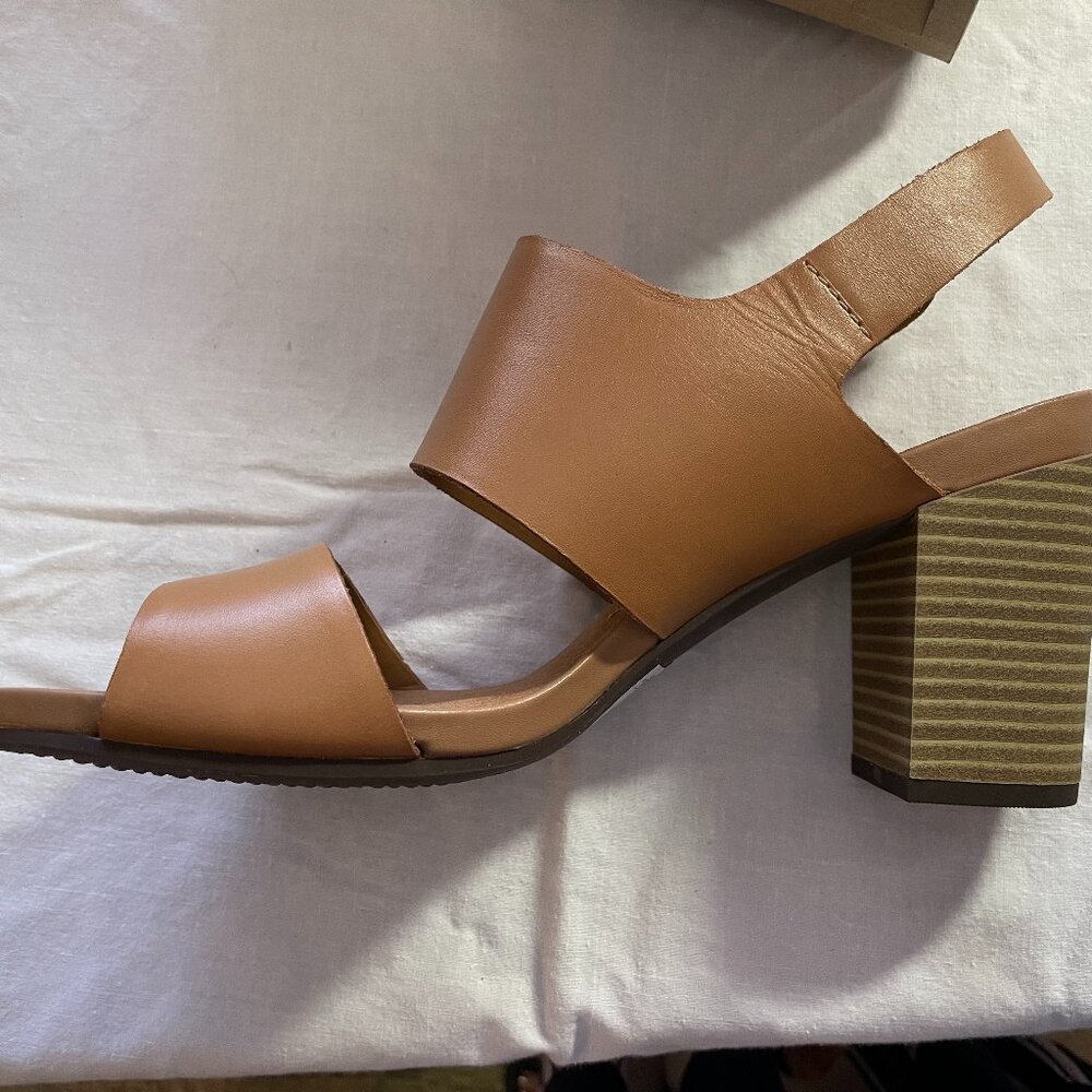 New Clark's Banoy Tulia Brown Leather Stacked Heel Sandals (Size 11 N)